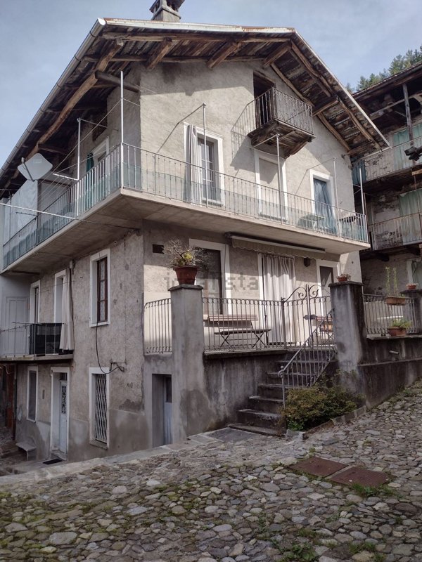 appartamento in affitto a Varallo