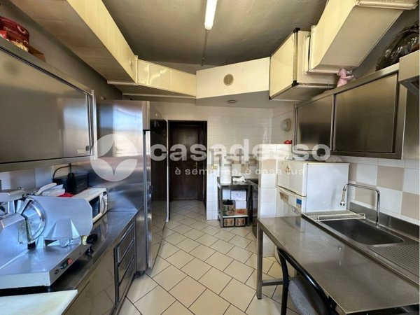 locale commerciale in affitto a Varallo in zona Crevola