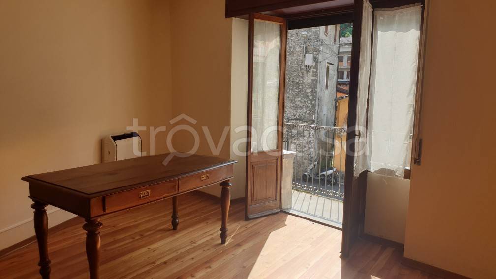 casa indipendente in affitto a Varallo in zona Crevola