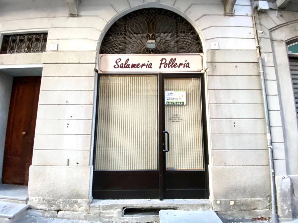 locale commerciale in affitto a Vercelli in zona Centro Città
