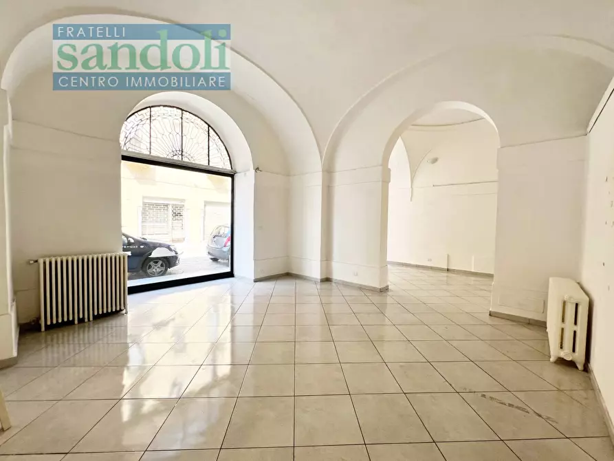 locale commerciale in affitto a Vercelli