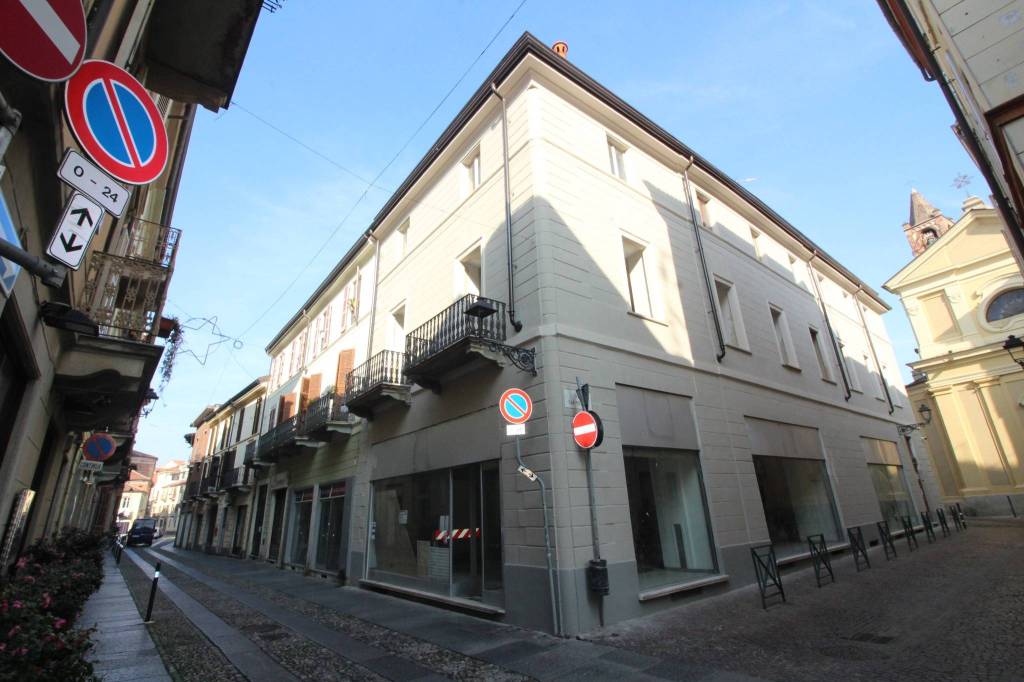 negozio in affitto a Vercelli
