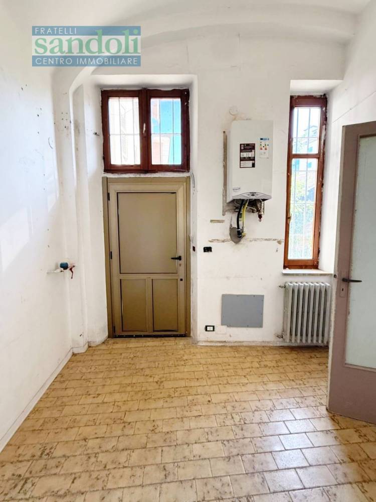 locale commerciale in affitto a Vercelli in zona Corso Prestinari