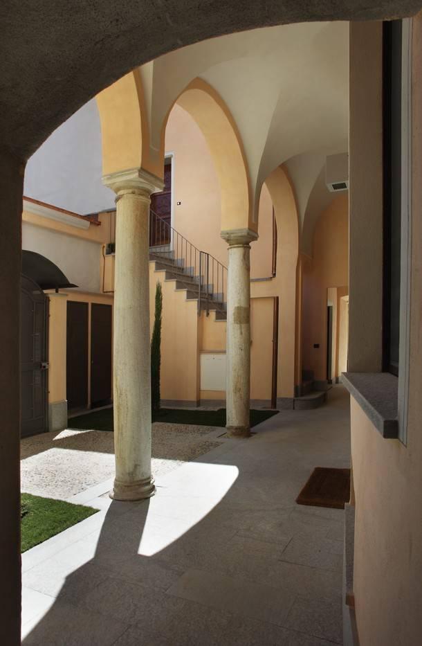 negozio in affitto a Vercelli in zona Centro Città