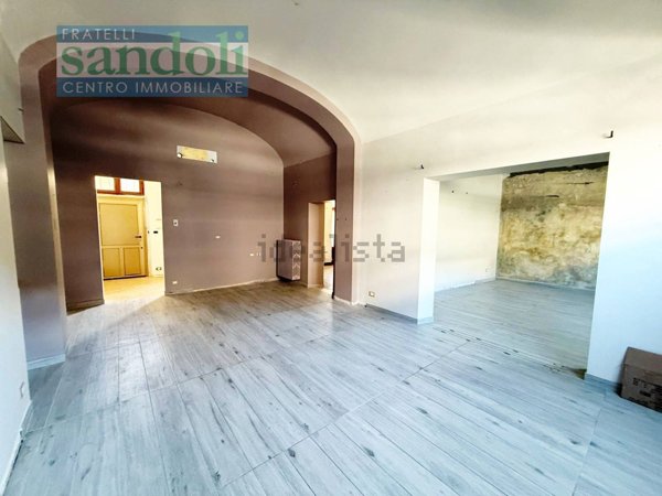 locale commerciale in affitto a Vercelli in zona Porta Torino
