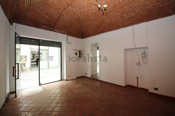 negozio in affitto a Vercelli in zona Centro Città