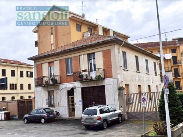 locale commerciale in affitto a Vercelli