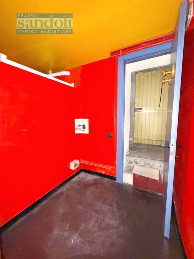 locale commerciale in affitto a Vercelli