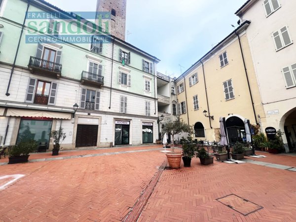 locale commerciale in affitto a Vercelli in zona Centro Città