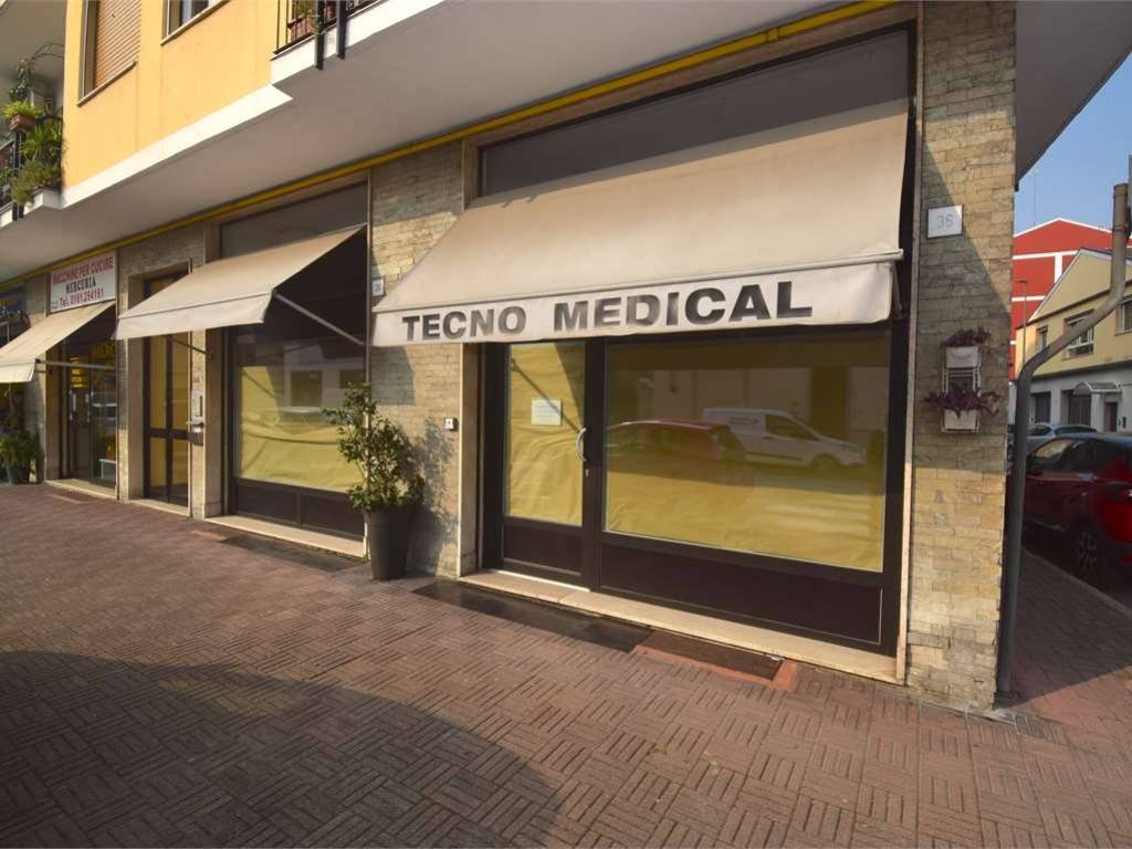 negozio in affitto a Vercelli