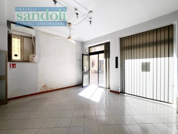 locale commerciale in affitto a Vercelli