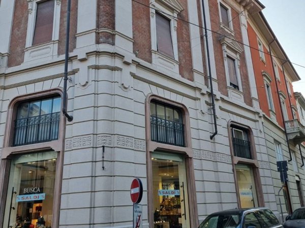 negozio in affitto a Vercelli in zona Centro Città