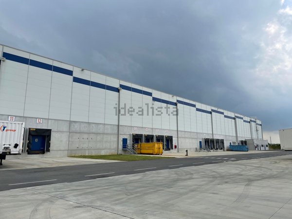 locale di sgombero in affitto a Vercelli