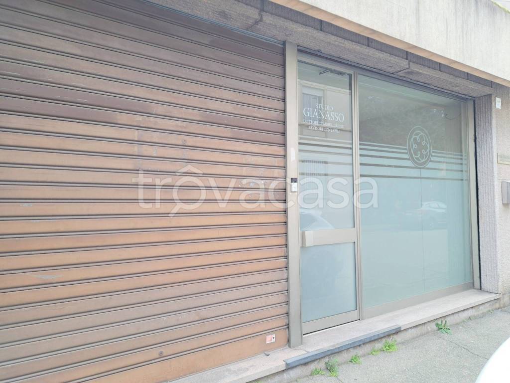 negozio in affitto a Vercelli