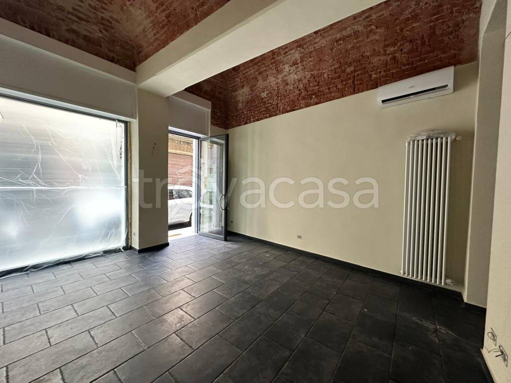 negozio in affitto a Vercelli