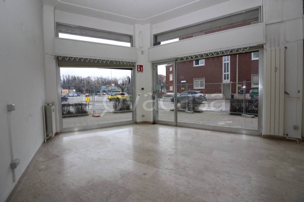 negozio in affitto a Vercelli in zona Centro Città