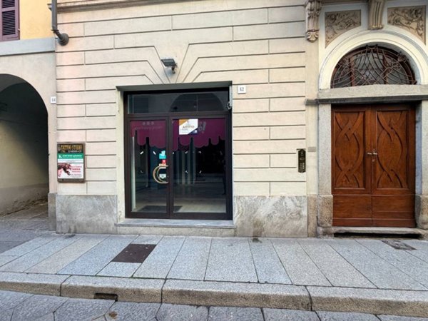 locale commerciale in affitto a Vercelli in zona Centro Città