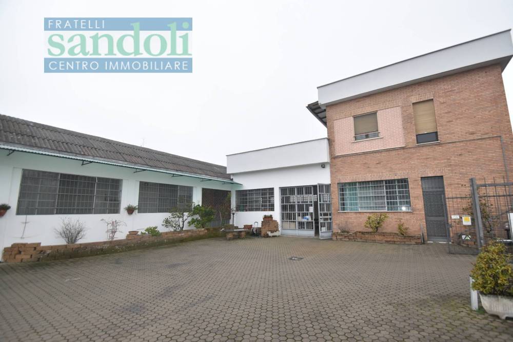 negozio in affitto a Vercelli in zona Porta Torino