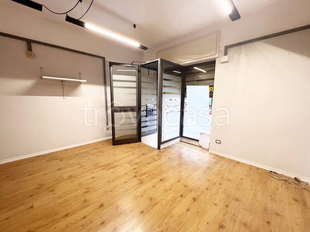 negozio in affitto a Vercelli