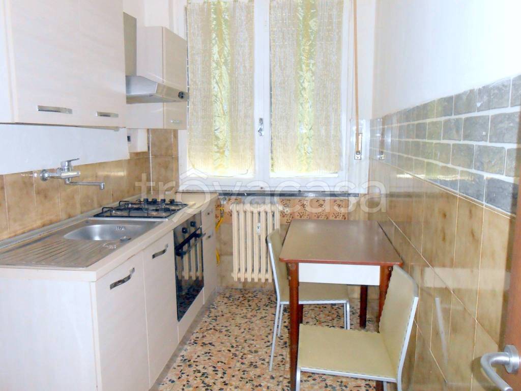 appartamento in affitto a Vercelli in zona Corso Tanaro