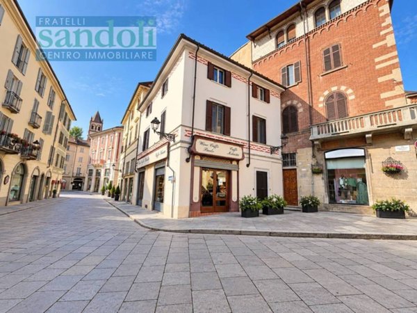 locale commerciale in affitto a Vercelli in zona Centro Città