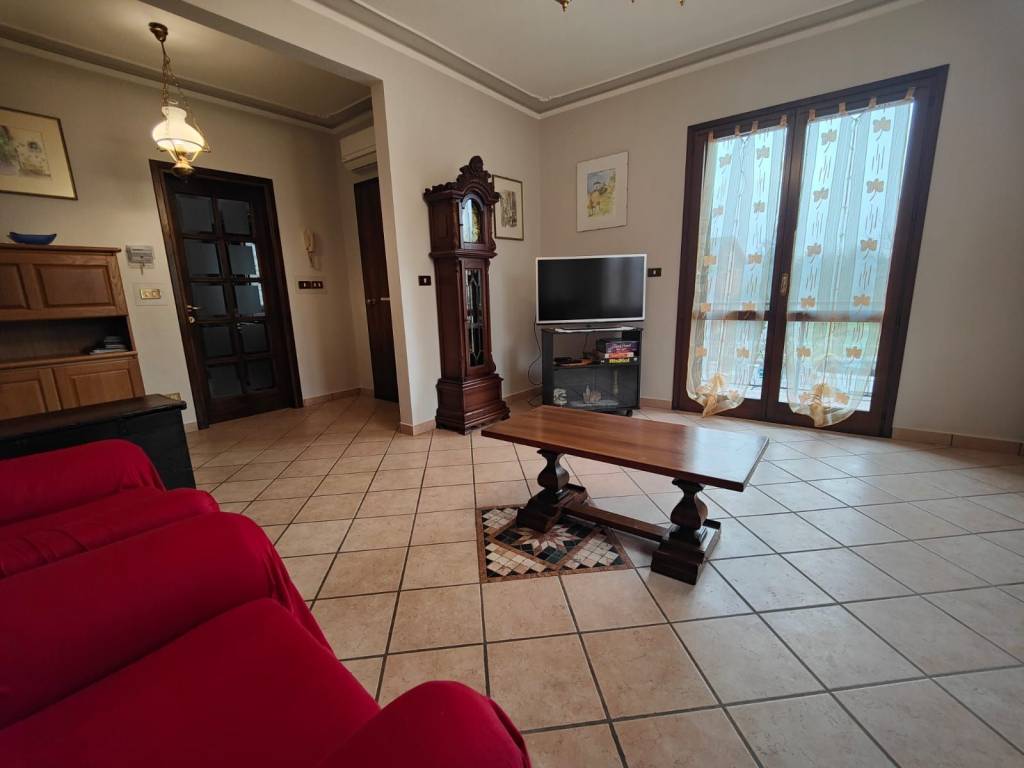 appartamento in affitto ad Albinea in zona Crostolo