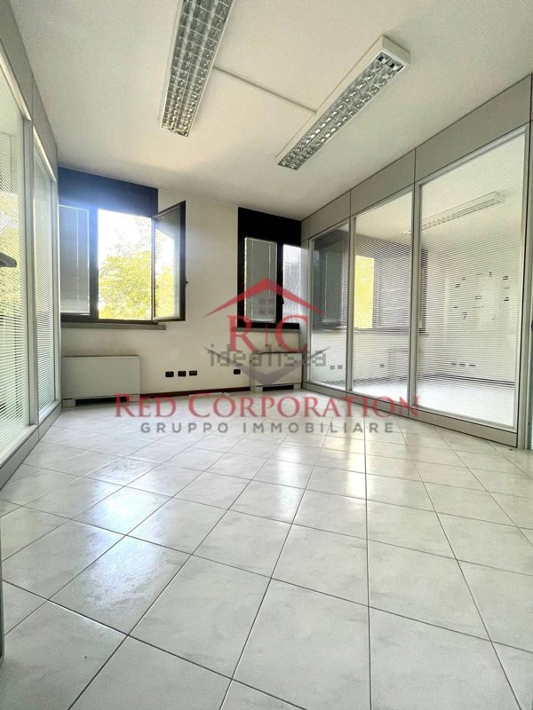 ufficio in affitto a Bagnolo in Piano