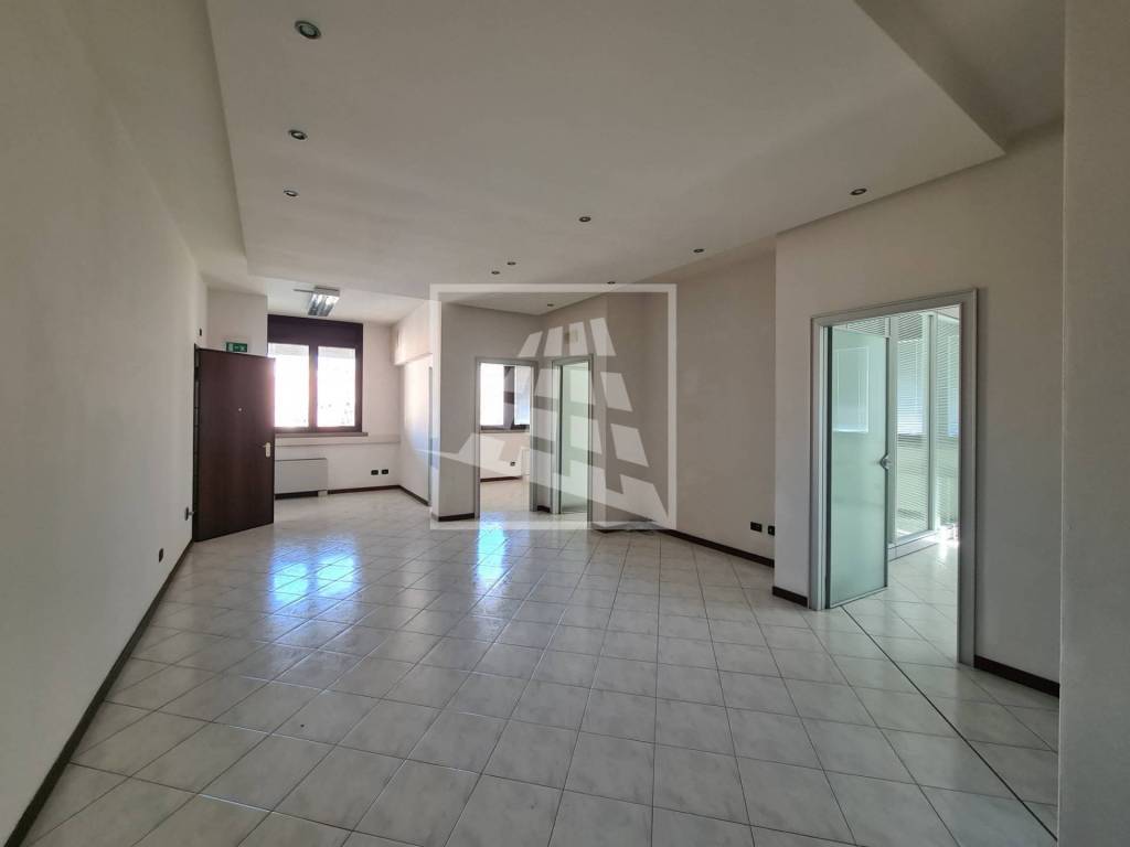 ufficio in affitto a Bagnolo in Piano