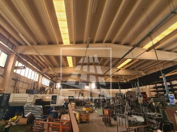 locale commerciale in affitto a Bibbiano in zona Barco