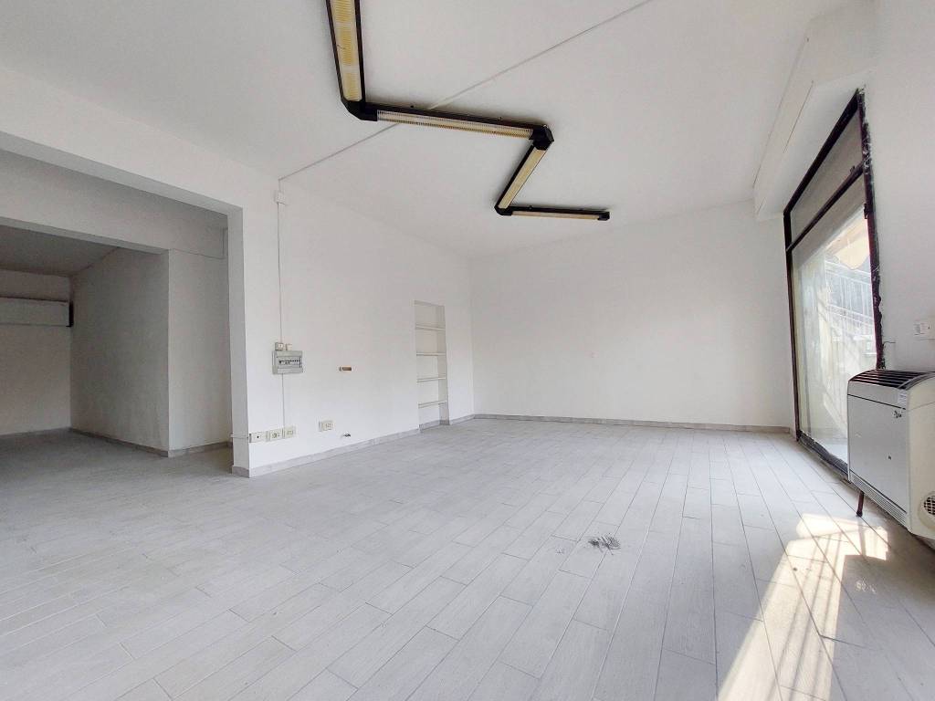 negozio in affitto a Campagnola Emilia