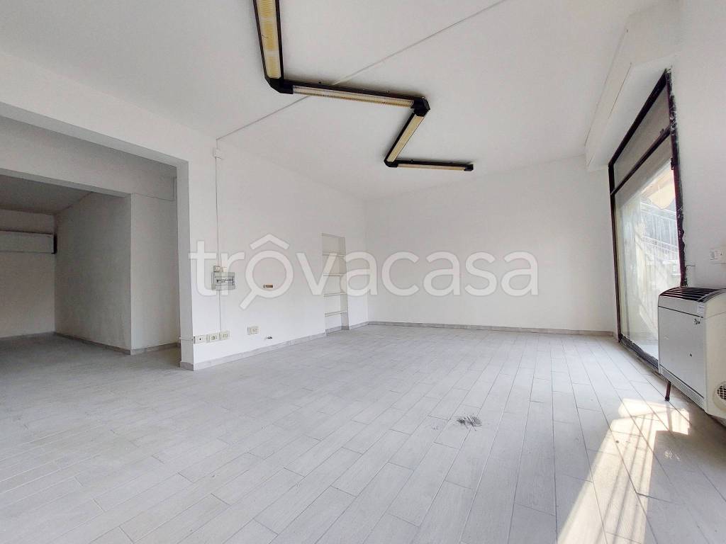 negozio in affitto a Campagnola Emilia