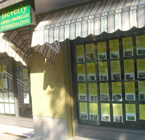 negozio in affitto a Campagnola Emilia