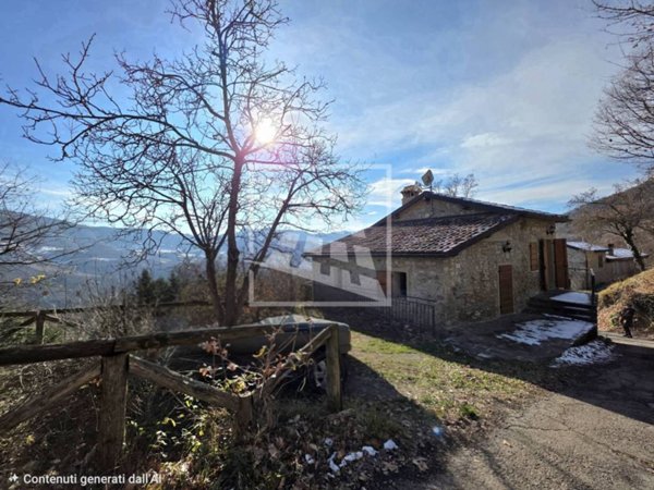 appartamento in affitto a Carpineti in zona Onfiano