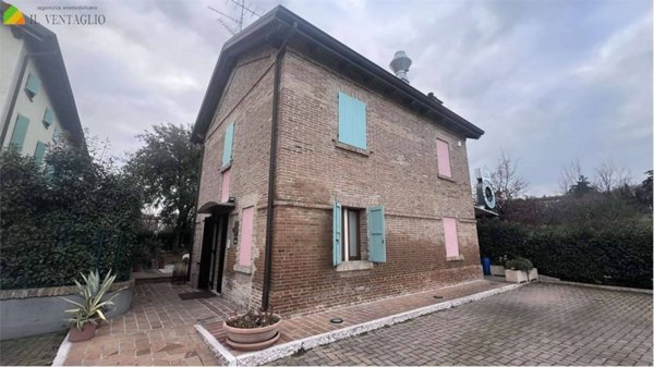 ufficio in affitto a Casalgrande in zona Dinazzano