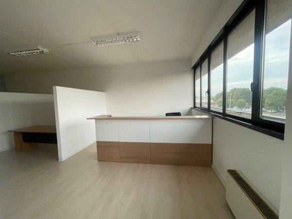 ufficio in affitto a Casalgrande in zona Sant'Antonino