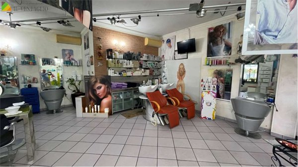 negozio in affitto a Casalgrande in zona Salvaterra