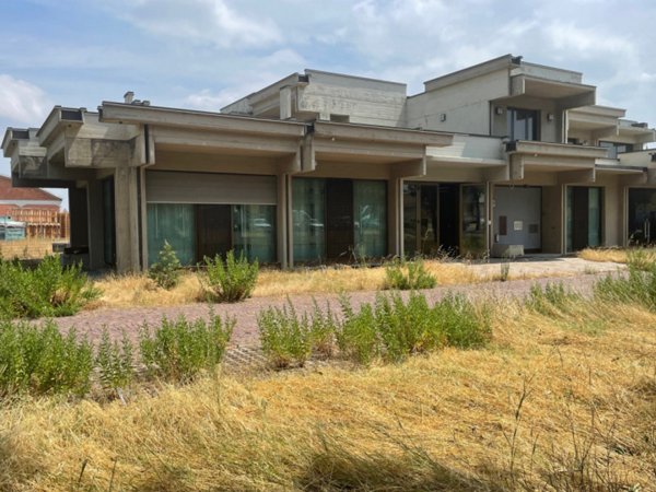 negozio in affitto a Casalgrande in zona Sant'Antonino