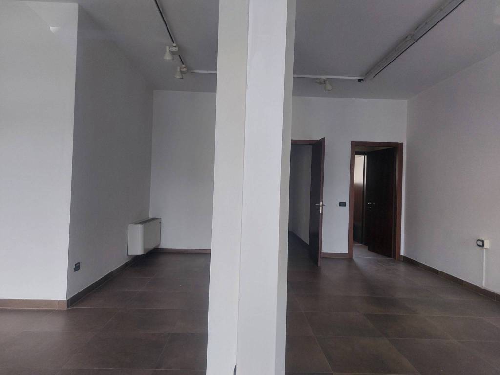 negozio in affitto a Casalgrande