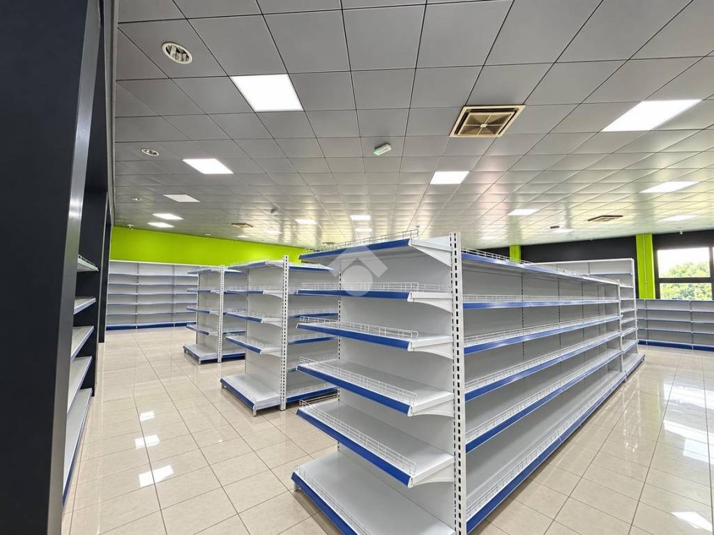 locale commerciale in affitto a Casalgrande