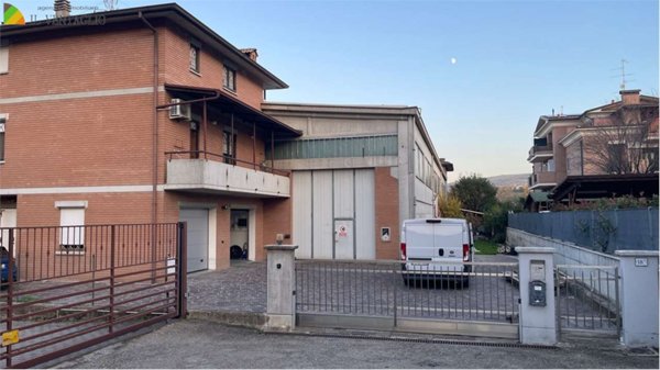 capannone in affitto a Castellarano