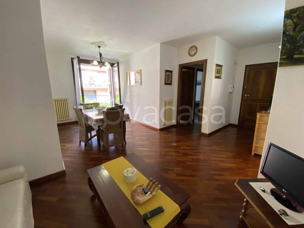 appartamento in affitto a Castelnovo ne' Monti
