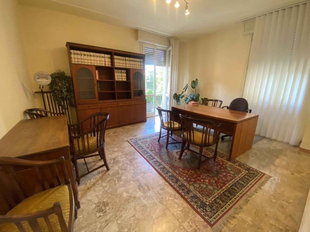 ufficio in affitto a Castelnovo ne' Monti