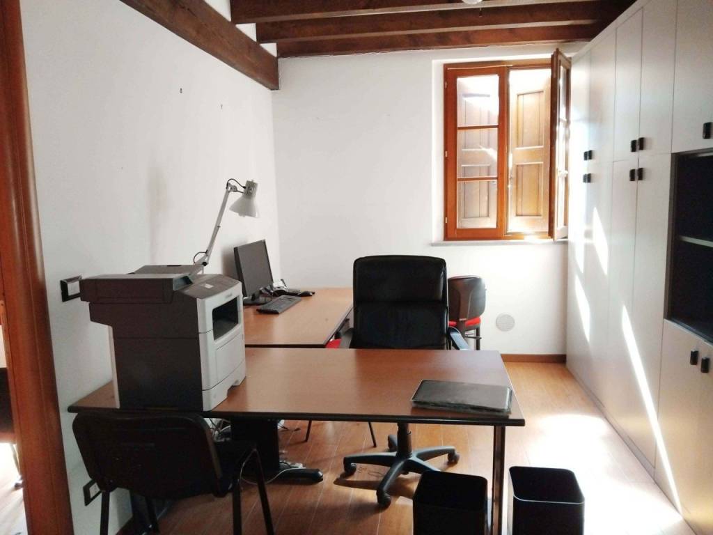 ufficio in affitto a Castelnovo ne' Monti