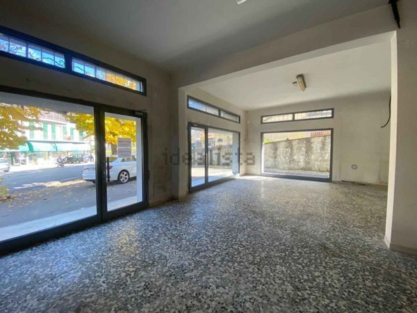 negozio in affitto a Castelnovo ne' Monti