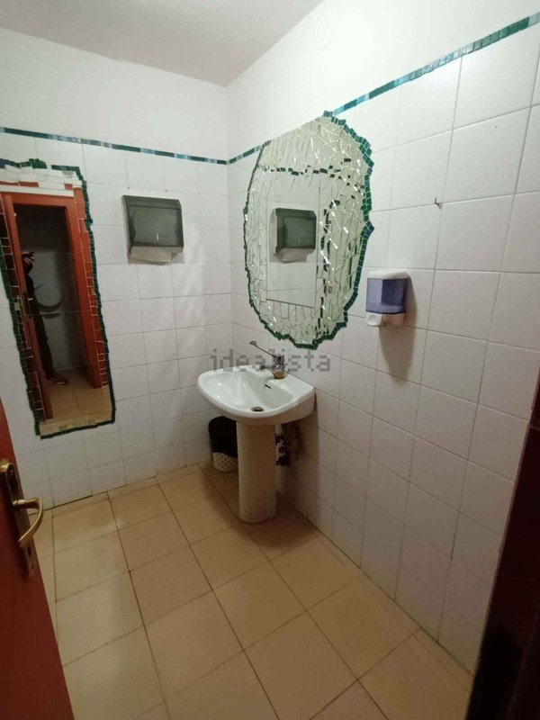 negozio in affitto a Castelnovo ne' Monti