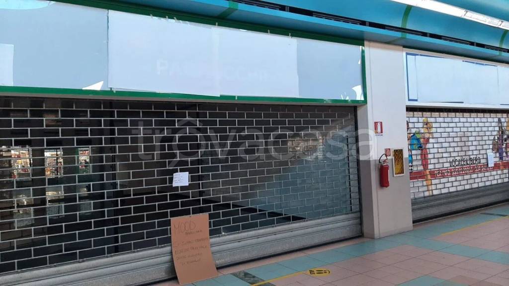 negozio in affitto a Cavriago