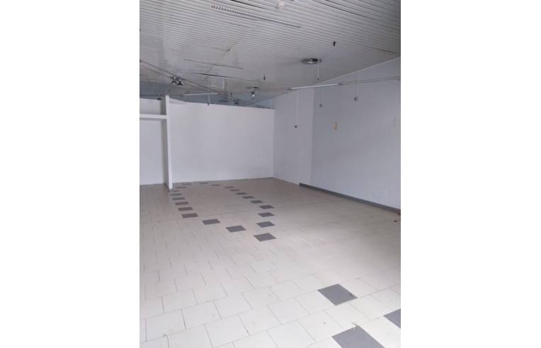 locale commerciale in affitto a Cavriago