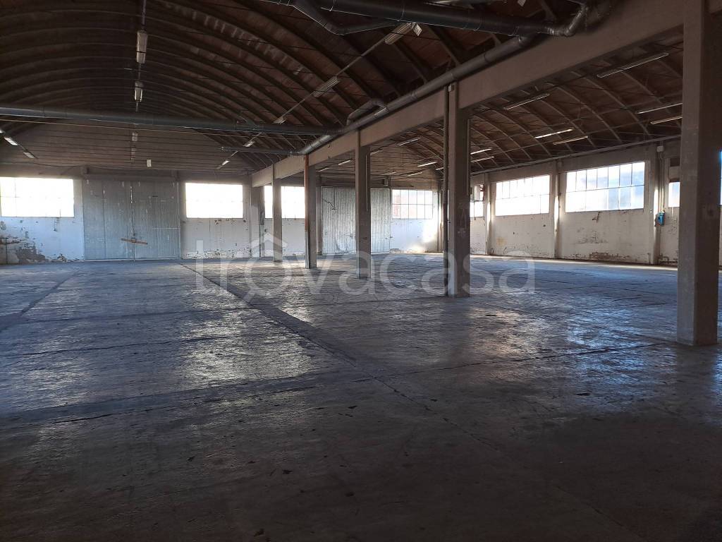 locale commerciale in affitto a Cavriago