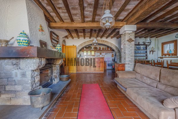 casa indipendente in affitto a Canossa in zona Roncaglio