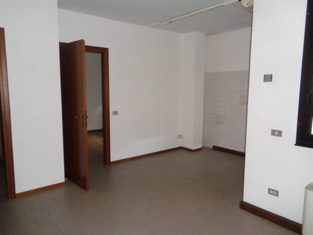 ufficio in affitto a Correggio in zona San Martino